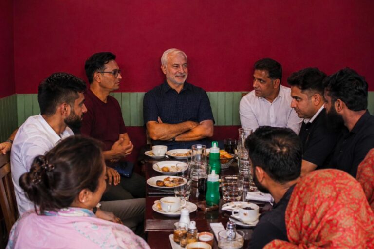 Startup Kashmir Hosts Coffee Cup Meetup with iQuasar CEO Tahir Qazi 